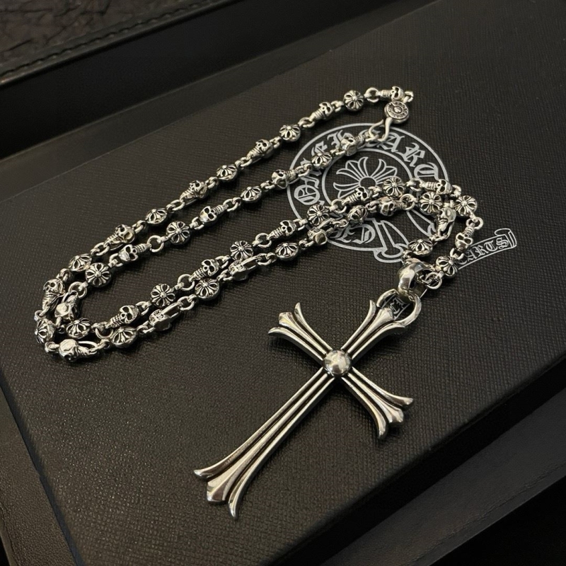 Ch*0me He**ts necklaces